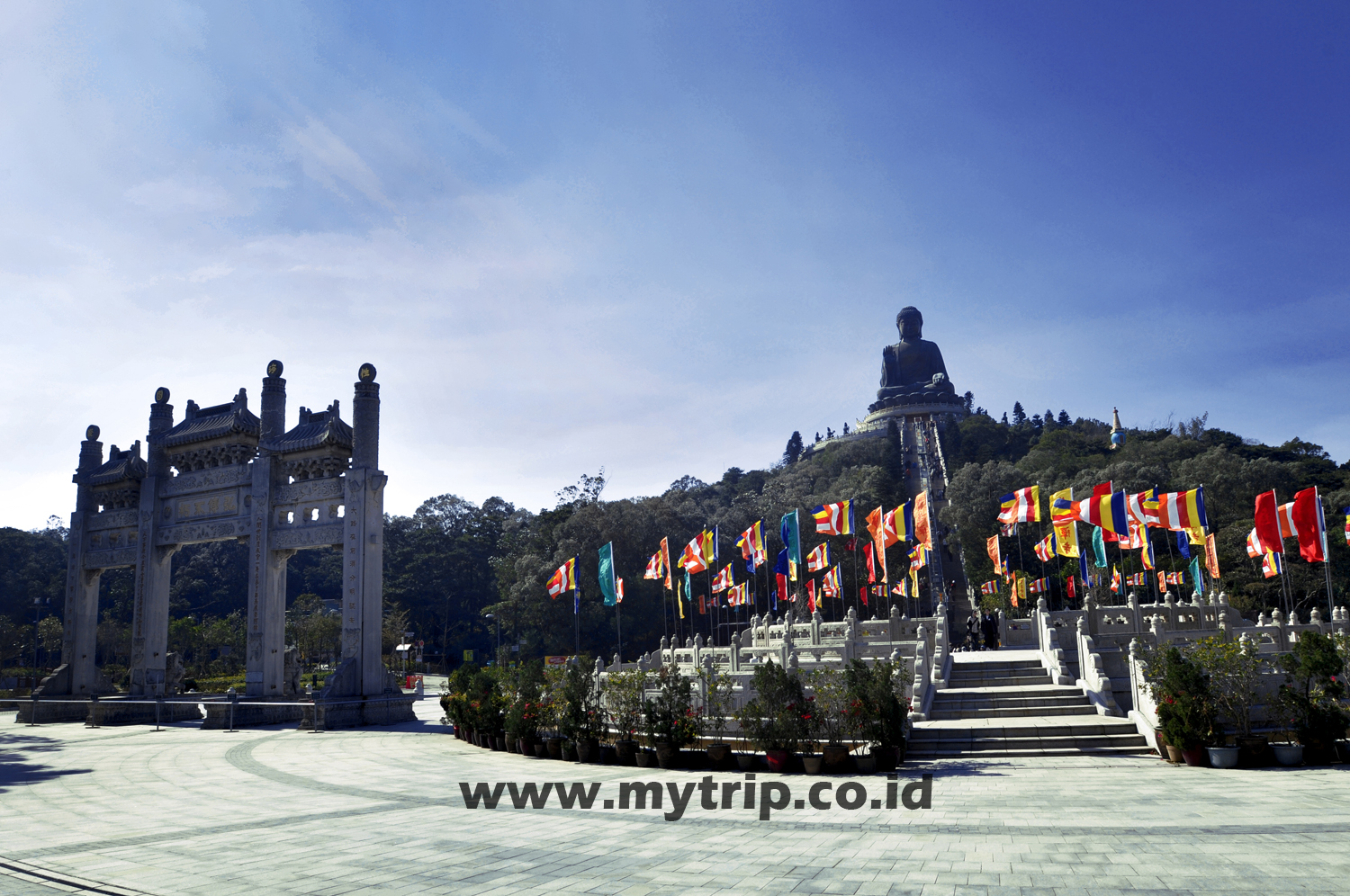 WISATA FAVORIT DI HONG KONG: NGONG PING DENGAN BIG BUDDHANYA